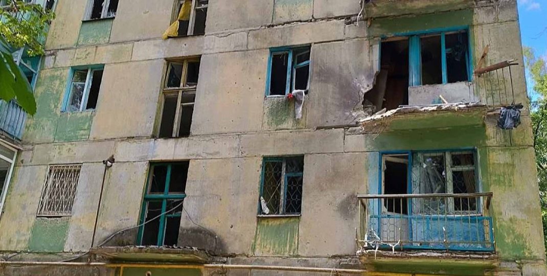 Российский террор мирного населения Донетчины продолжается: разрушения претерпели 89 гражданских объектов (фото)