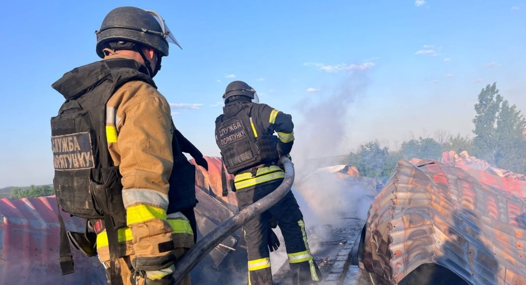 На Донеччині рятувальники ліквідували наслідки російських дронових атак у 4 громадах (фото)