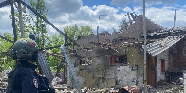 Россияне сбросили на Константиновку 3 авиабомбы: что известно (фото)