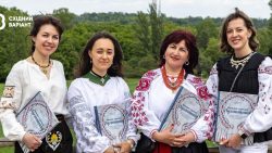 В Україні презентували книгу про вишиті сорочки Луганщини: фото