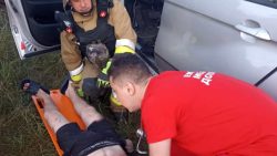 ДТП між Краматорськом і Дружківкою: рятувальники деблокували постраждалого та загиблого чоловіків (фото)