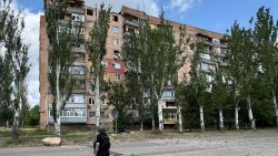 В Константиновской громаде под постоянными вражескими обстрелами остается еще более девяти тысяч человек