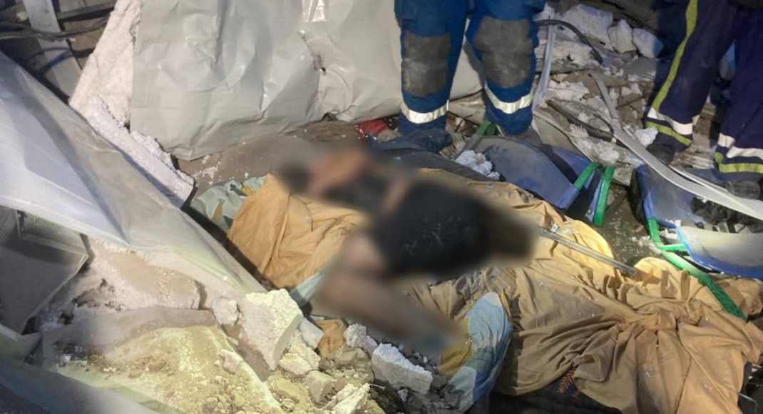 У Краматорському районі рятувальники вилучили тіло загиблого чоловіка з-під завалів (фото)