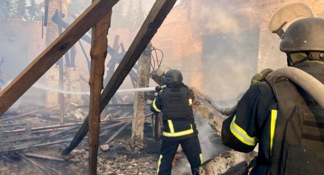 На Донеччині російські обстріли спричинили 9 пожеж: що відомо (фото)