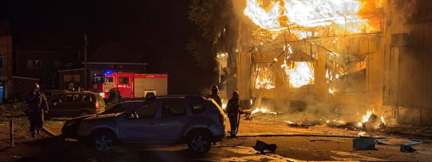 Горіли нафтобаза та військовий штаб: що відбулось вночі в окупованих Луганську та Донецьку