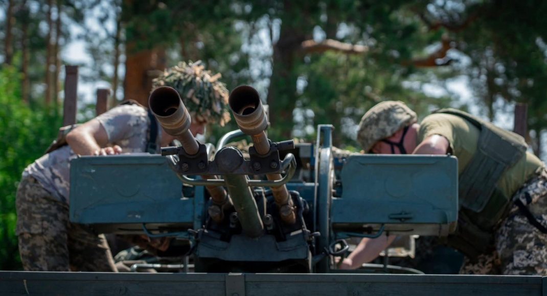Українські захисники знешкодили ще майже тисячу російських окупантів