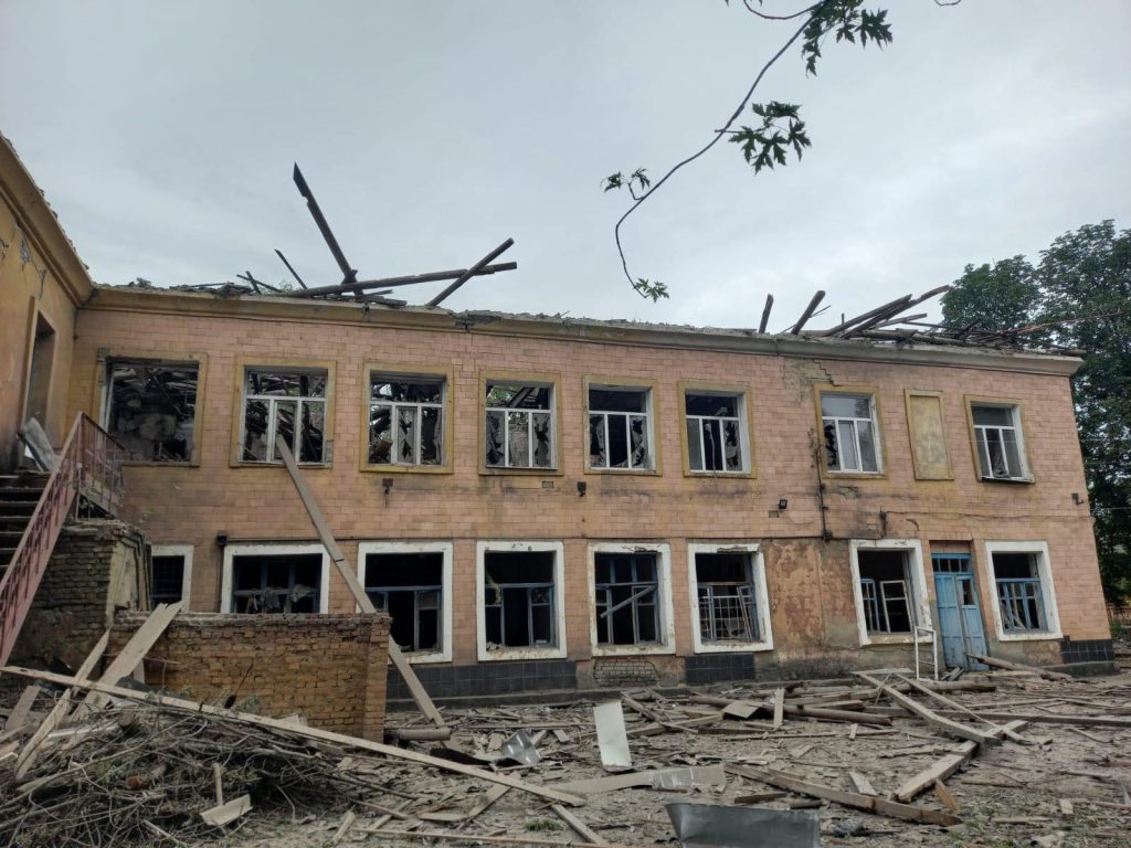 В Краматорске в результате российских обстрелов разрушена Школа искусств №2
