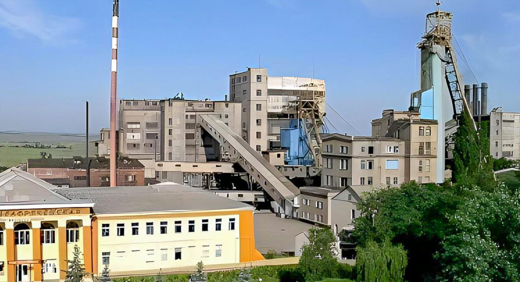 Раньше на шахте "Лутугинская" работало около 1 300 человек, а теперь там только откачивают шахтные воды